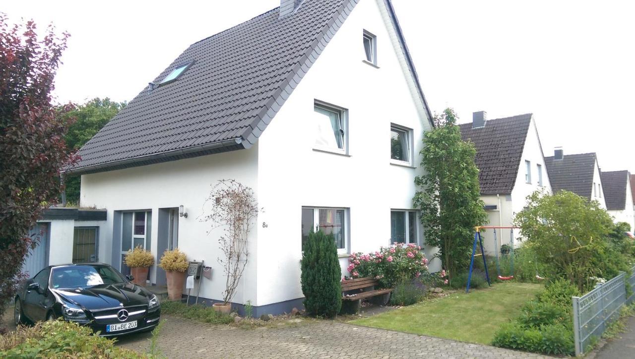 Geraeumiges Ferienhaus In Bad Salzuflen Mit Einfacher Ausstattung, Fuer Geschaeftsreisende, Gruppen Oder Familien Geeignet, 4 Schlafzimmer Exteriör bild
