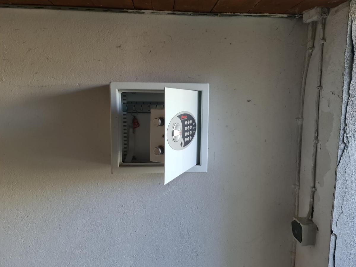 Geraeumiges Ferienhaus In Bad Salzuflen Mit Einfacher Ausstattung, Fuer Geschaeftsreisende, Gruppen Oder Familien Geeignet, 4 Schlafzimmer Exteriör bild