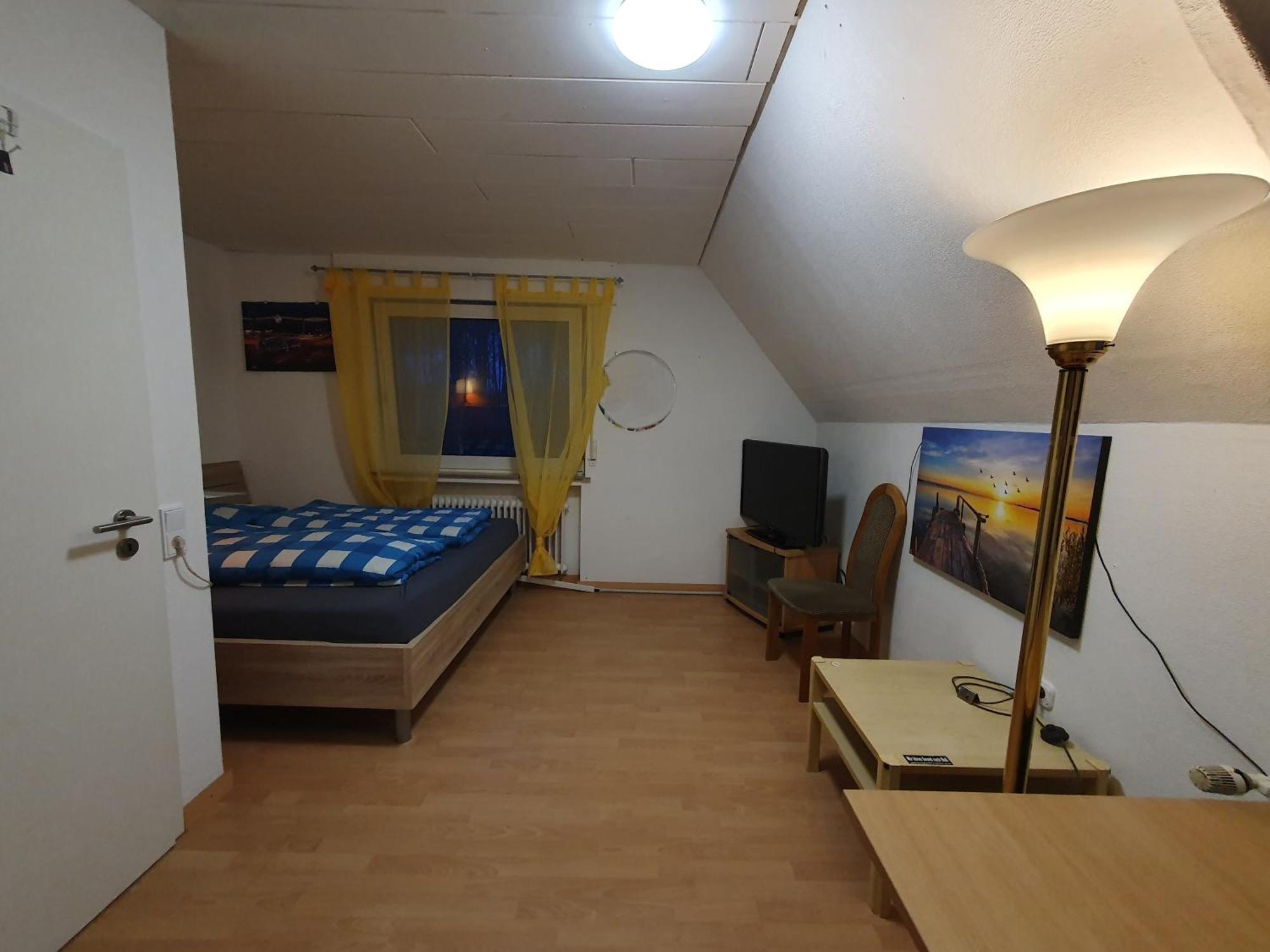 Geraeumiges Ferienhaus In Bad Salzuflen Mit Einfacher Ausstattung, Fuer Geschaeftsreisende, Gruppen Oder Familien Geeignet, 4 Schlafzimmer Exteriör bild
